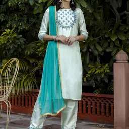 VredeVogel Floral Embroidered Round Neck Regular Kurta With Trouser With Dupatta-31