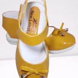NEW LATEST Girls Wedge Sandals-image-90
