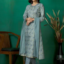 DIVASTRI Women Floral Printed Regular Gotta Patti Pure Cotton Kurta with Trousers & With Dupatta-image-9