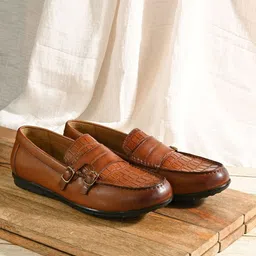 Overdrive Men Textured Lightweight Leather Loafers-picture-8