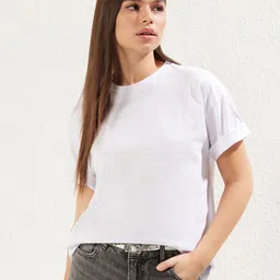 Trendyol Women Henley Neck Pockets T-shirt-picture-13