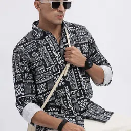 SHOWOFF Men Premium Spread Collar Geometric Printed Cotton Slim Fit Casual Shirt-image-31