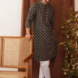 Jompers Men Embroidered Regular Sequinned Kurta with Pyjamas image 3