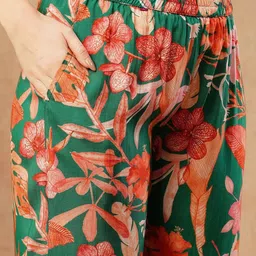 DIVASTRI Floral Printed V-Neck Straight Kurta With Palazzos image 5