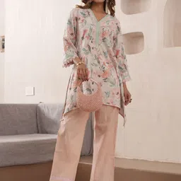 Sangria Floral Printed V-Neck Pure Cotton Tunic And Trousers-picture-3