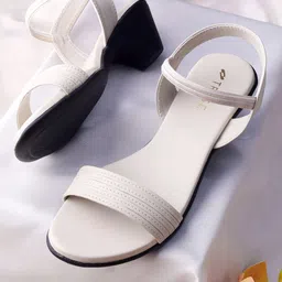 TRASE Kitten Sandals-42