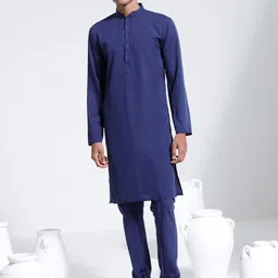VASTRAMAY Mandarin Collar Three-Quarter Sleeves Kurta with Pyjamas-picture-24