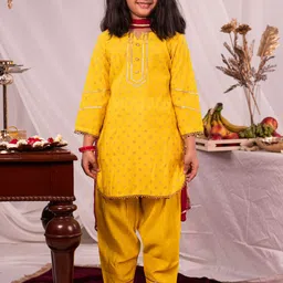 VASTRAMAY Girls Ethnic Printed Regular Gotta Patti Kurta with Patiala & Dupatta-image-85