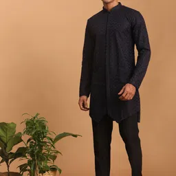 SHRESTHA BY VASTRAMAY Embroidered Mandarin Collar Thread Work Kurta With Trousers-picture-41