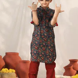 VASTRAMAY Boys Floral Printed Mandarin Collar Roll-Up Sleeves Straight Kurta with Pyjamas-46