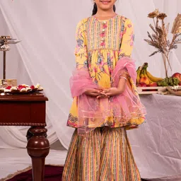 VASTRAMAY Girls Floral Printed Empire Pure Cotton Kurta with Sharara & With Dupatta-image-43