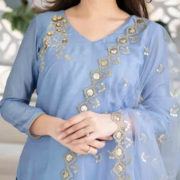 Label Shaurya Sanadhya Ethnic Motifs Embroidered Sequinned Kurta with Trousers & Dupatta image 2