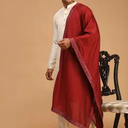 SHRESTHA BY VASTRAMAY Men Cream-Coloured Solid Kurta with Pyjama & Dupatta image 3