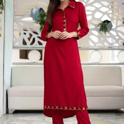 Label Shaurya Sanadhya Floral Embroidered Sequined Kurta with Trousers & Dupatta image 2