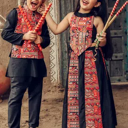 VASTRAMAY Boys Black Kurta with Pyjama With Nehru Jacket-picture-54