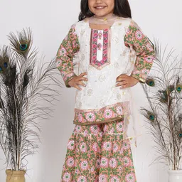 Little Bansi Girls Multicoloured Ethnic Motifs Striped Pure Cotton Kurta with Palazzos & With Dupatta-image-42