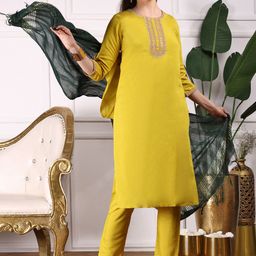 Ishin Ethnic Motifs Embroidered Regular Sequinned Kurta with Trousers & Dupatta-image-27