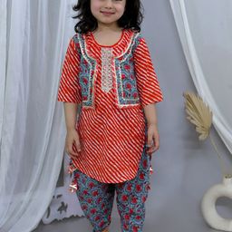 JUNITOS Girls Ethnic Motifs Printed Pure Cotton Waist Coat Attached Kurti & Dhoti-picture-15