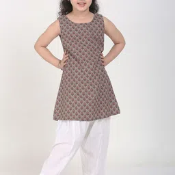 Biglilpeople Girls Grey Floral Printed Pure Cotton Kurta with Salwar-image-72