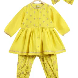 Tiber Taber Girls Yellow Embroidered Kurta Set With Bow Hairclip-image-82