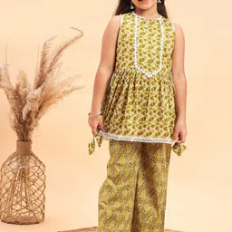 Stylo Bug Girls Ethnic Motifs Printed Regular Kurti With Trousers-image-77