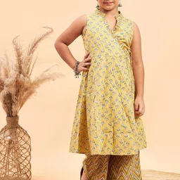 Stylo Bug Girls Ethnic Motifs Printed Angrakha Gotta Patti Pure Cotton Kurta with Palazzos-image-34