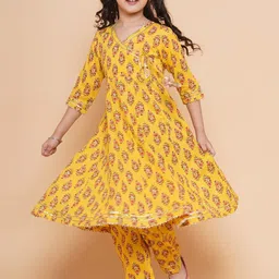 Bitiya by Bhama Girls Ethnic Motifs Printed Gotta Patti Pure Cotton Kurta with Trousers-image-93