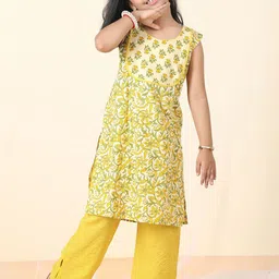 Sangria Girls Yellow Floral Printed Pure Cotton Straight Kurta With Palazzos-image-48