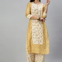 SHOWOFF Floral Printed Thread Work Panelled Kurta with Palazzos-34