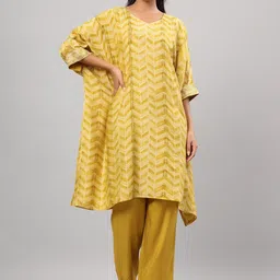 Do Dhaage Women Printed Kurta with Trousers-image-14