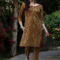 DECKEDUP Floral Printed Regular Straight Kurta With Trousers-47