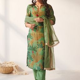 Ambraee Floral Printed Mandarin Collar Kurta With Trousers & Dupatta-image-28