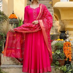 GILLORI Geometric Yoke Design Kurta With Trousers & Dupatta-picture-25