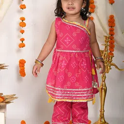 LIL PITAARA Girls Bandhani Printed Gotta Patti Pure Cotton Kurta With Pyjamas-image-44