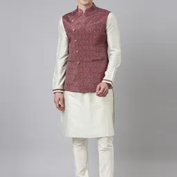TheEthnic.Co Mandarin Collar Regular Kurta with Pyjamas With Printed Nehru Jacket-picture-15