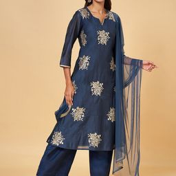 RANGMANCH BY PANTALOONS Floral Embroidered Sequinned Detail Kurta & Trousers With Dupatta-10