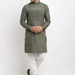 Kaifoo Men Green Pleated Kurta with Pyjamas-47