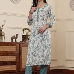 BAESD Floral Printed Round Neck Pure Silk Kurta with Pyjamas & Dupatta-image-60