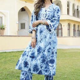 Bunaai Tie & Dye Dyed Thread Work Pure Cotton Kurta with Trousers-picture-16
