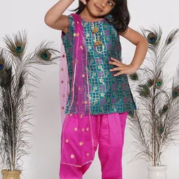 Little Bansi Girls Multicoloured Printed Pure Cotton Kurta with Salwar & With Dupatta-image-39