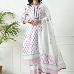 MEESAN Floral Printed Straight Kurta with Trousers & Dupatta-31