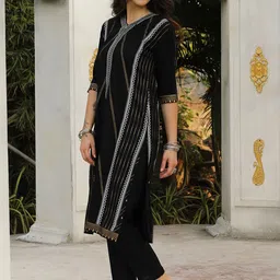 QISSA V Neck Printed Regular Kurta with Trousers-picture-40