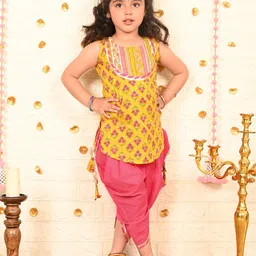 Sangria Girls Floral Printed Pure Cotton Round Neck Kurta With Dhoti Pant-39