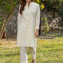 Ambraee Ethnic Motifs Embroidered Mandarin Collar Thread Work Kurta with Trousers-14