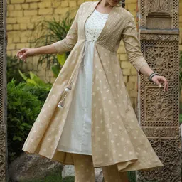 EverBloom Floral Printed Layered Pure Cotton Kurta & Trousers With Printed Shrug-19