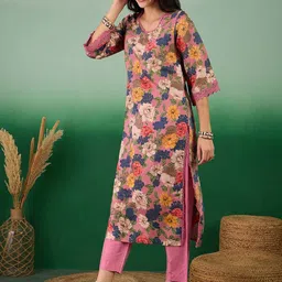 Sangria V Neck Floral Printed V-Neck Kurta With Trousers-19