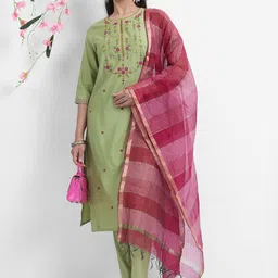 KETCH Ethnic Motifs Embroidered Kurta With Trousers & Dupatta-26