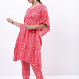 Vishudh Pink & White Ethnic Motifs Printed Kaftan Kurta With Trousers-picture-24