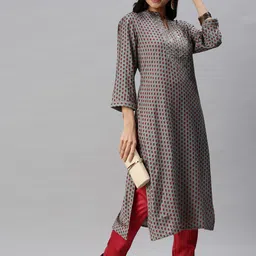 SHOWOFF Floral Printed Sequinned Kurta with Trousers-14
