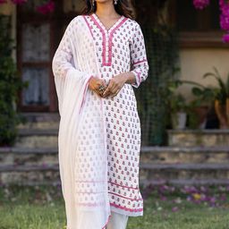 Ambraee Ethnic Motifs Printed Lace Detail Kurta with Trousers & Dupatta-picture-39
